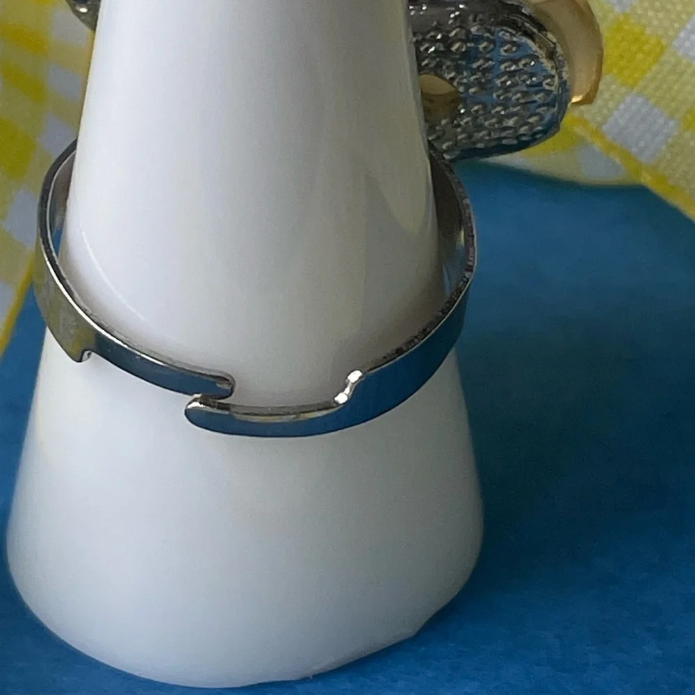 Elegant Yellow and Silver resin moonstone Ring